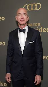 As part of her divorce from founder bezos Amazon Ceo Jeff Bezos Has Finalized His Divorce Settlement With His Now Ex Wife Mackenzie Bezos The Settlement Which Give Jeff Bezos Lauren Sanchez Rich Women