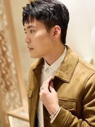 Desmond Ng 黄振隆- 潮鞋！👟 #Skechers #stylish #comfy @desmondngzl at the grand  opening of #MarkNasonLosAngelesXSkechers at #bugisjunction #marknasonsg  #开幕#skecherssg #desmondng #DesTheWay