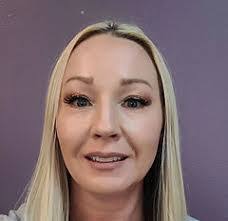 Barbara Bench's Instagram, Twitter & Facebook