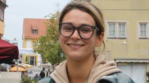 Umfragen in Kitzingen: Ist Künstliche Intelligenz eine Chance oder eine  Bedrohung?