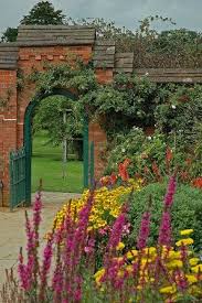 Chartwell A Gardener S View English Garden Design Most Beautiful Gardens Gardens Of The World