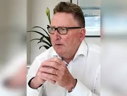 adrian orr: New Zealand Reserve Bank Governor Adrian Orr resigns amid rift  with government