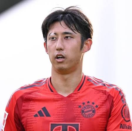 Chúc Hiroki sớm bình phục! 🇯🇵❤️ Hiroki Ito sẽ phải nghỉ vài tuần sau khi bị chấn thương xương gối sau trận đấu giao hữu vào Chủ nhật với 1. FC Düren.