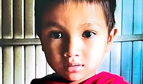 Cha mẹ bé Hữu Trọng lo lắng khi biết con trai mắc bệnh tim