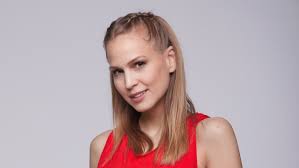 A Barátok közt színésznője volt: most vidékre, egy 160 fős faluba költözött  Nagy Alexa - Hazai sztár | Femina