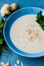 Rezept Fur Eine Cremige Blumenkohl Suppe Mit Sahnejoghurt Rezept In 2020 Rezepte Blumenkohlsuppe Thermomix Cremige Blumenkohlsuppe
