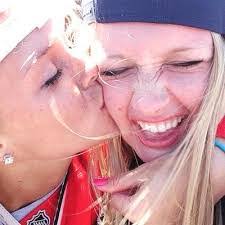 Kirsten Henning's Instagram, Twitter & Facebook