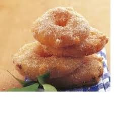 Per la pastella 200 gr farina 00 2 uova 2 cucchiai di zucchero 100 ml latte buccia grattugiata di limone 1/2 bustina lievito per dolci zucchero e cannella per servire o zucchero a velo olio per friggere. Frittelle Di Mele Rosse 2 9 5