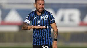 El papu es muy bueno pero a estas alturas cuando ha salido coutinho o fekir se queda corto, si es entre esos dos me decanto por fekir ya que tiene una pierna que las engancha todas. Inter Ac Milan Linked Atalanta Captain Papu Gomez Costs No More Than 15m Italian Media Claim