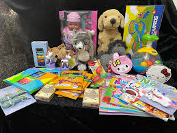 A very big thank you to Tracy Braun for organising this collection at her  tennis club (run by Maria Wesson) Jardins do Golf in Almancil. We have  received some amazing things for