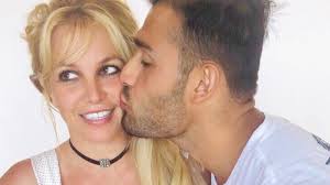 Britney spears' boyfriend says she is his fitspo. Britney Spears Gets Sweet Valentine S Day Note From Boyfriend Sam Asghari Access