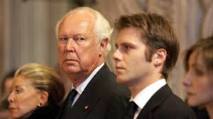 Photo : Le prince Emmanuel Philibert de Savoie vient de perdre son père Le  prince Emmanuel Philibert de Savoie, Clotilde Courau avec la princesse  Marina Doria et le prince Victor-Emmanuel de Savoie