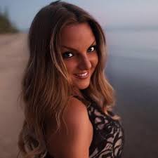 Melanie Ann Layer (@MelanieAnnLayer)