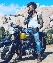 Daha Fazlasi Icin Batcruiser Bobber Chopper Harleydavidson Uzun Sacli Erkek Centilmen Stili Erkek Modasi