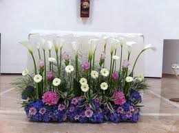 Pin By Rebecca Gredlics On Biscoito Decorado Easter Flower Arrangements Modern Flower Arrangements Large Flower Arrangements