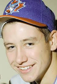 Kelly Laing's Instagram, Twitter & Facebook