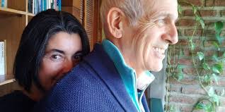 Paulina marcela urrutia fernández (santiago de chile, 15 de enero de 1969), es una destacada actriz chilena de teatro, cine y televisión. Paulina Urrutia Cuenta Como Cuida A Su Esposo En Cuarentena Flanlate