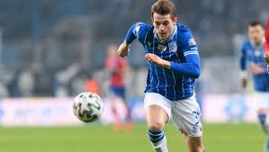 Uefa works to promote, protect and develop european football. Jakub Kaminski Zagral W Meczu Lecha Poznan Mimo Smierci Matki Sport Tvp Pl