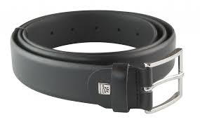 Ceinture haute avec boucle de la forme du nouveau logo fendi. Ceinture Cuir Noir De 120 A 150 Cm Lindenmann
