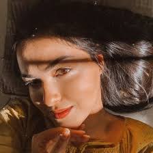 Alice Campos's Instagram, Twitter & Facebook