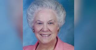 Elizabeth Casper's Instagram, Twitter & Facebook