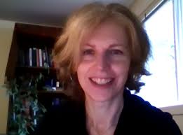 Book Danielle McElroy