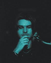 Here's some pics from a photoshoot I did a couple months ago with  @cgates_photography ! We were going for the Blue Note album cover style 😎