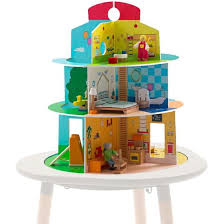 Eâ€™ alta 125cm e dotata di 3 piani, 4 vani, un patio e un ascensore funzionante per trasportare le bambole da un piano all'altro. Casa Delle Bambole 4 In 1 In Legno Mutable Mukako