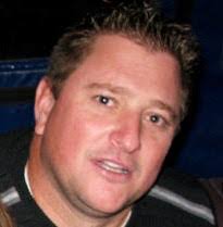 Derrick Chamberlain's Instagram, Twitter & Facebook