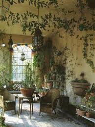Elven Things Ivy And Moss And Lots Of Plants The House Is Alive With Nature Jardin D Hiver Jardin Interieur Jardin Maison