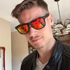 The limited series 01 Bo Duke Replica belt buckle is almost sold out. Get  yours or one for the Dukes gan you love before they are gone!