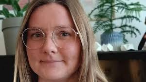 Rosanna Ward's Instagram, Twitter & Facebook