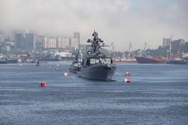 С наступлением темноты на месте проведения сегодня, 25 июля в россии празднуется день вмф. Fekrz6gaoojx5m