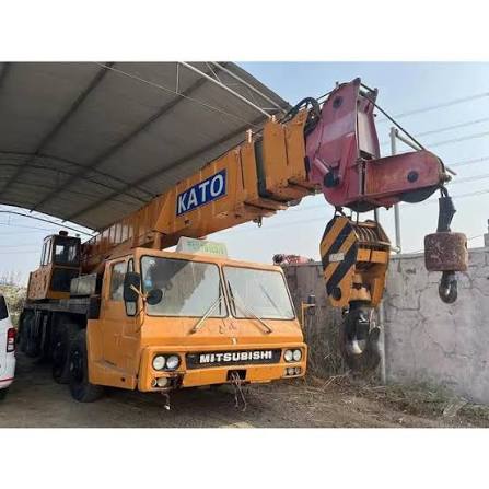 Kato KR500 Rough Terrain Crane