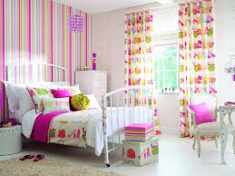 ورق جدران غرف نوم بنات كبار