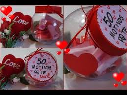 Caixa De 365 Motivos Pra Te Amar Precisa De Ideias E Dicas Pra Fazer Uma Surpresa Para O Namorado Veja Algumas Sugestoes Simples Baratas Christmas Bulbs Christmas Ornaments Novelty Christmas