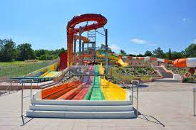 Jejich součástí jsou skluzavky a tobogany exotických tvarů a pestrých barev. Termalne Kupalisko Podhajska Wellness Centrum Tobogany Travelguide Sk