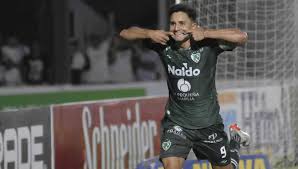 Ex QAC se volvió goleador histórico de Sarmiento - Diario EL SOL