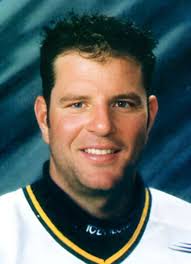 Player photos for the 1990-91 Lindsay Bears at hockeydb.com