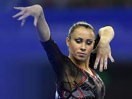 Vanessa ferrari batte anche simone biles alle olimpiadi di tokyo. Vanessa Ferrari Alle Olimpiadi Di Tokyo Quanto Dolore Ma Con Bocelli Vi Porto Con Me Corriere It
