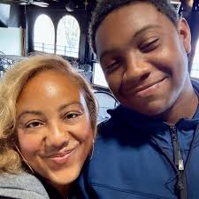 Hi Coming to London next week with 2 daughter and 2 granddaughters . We are  looking at doing a night tour bus Who would you recommend . We ve looked a  tootbus .