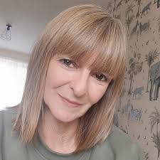 Bea Costa's Instagram, Twitter & Facebook