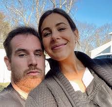 Kristen Hayes's Instagram, Twitter & Facebook