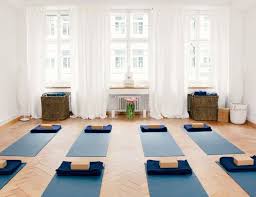 Yogastudio Zurich Sleepy Yoga Vinyasa Flow Yoga Raum Design Yoga Dekor Entspannungsraum