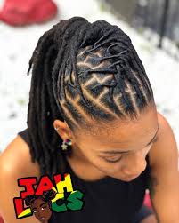 Dreadlocks deliver sophisticated elegance and grace when styled up, and this suits formal occasions like weddings and interviews as well as casual errands. Who Loves Pony Tails This Is So Simple And Cute Perfect For The Summer Enjoy T Locs Hairstyles Short Dreadlocks Styles Dreadlock Hairstyles Black