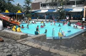 Jun 29, 2021 · selain museum, kawasan ini juga memiliki tempat wisata lain seperti kolam renang, danau, dan terapi ikan tentunya dengan pemandangan alam yang sangat memukau. Deretan Kolam Renang Di Kuningan Beserta Tiket Masuknya Trip Jalan Jalan