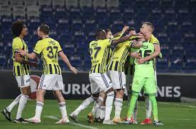 79' fenerbahçe sağ kanattan yüklendi, volkan ceza sahası dışından sol ayakla vurdu, kaleci volkan yine mükemmel çıkardı. Yh4sn0xgetyt2m