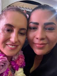 El alumno con 48 inasistencias al kinder durante el ciclo escolar, llegando  a la clausura 🤭😅😂…