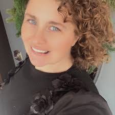 Darlene Beavers's Instagram, Twitter & Facebook