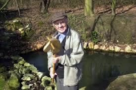 Link requests should be done in the forum. Agalev Stichter Pater Luc Versteylen 93 Overleden Een Gr Het Nieuwsblad Mobile